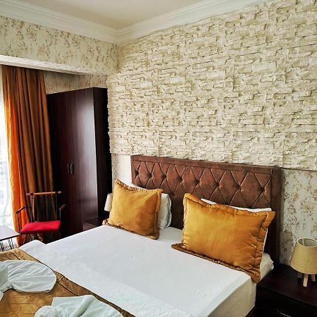 Rose Suite & Hotel Бююкчекмедже Экстерьер фото